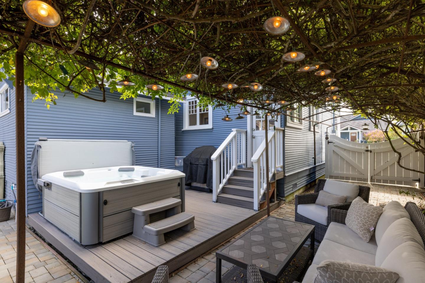 Detail Gallery Image 37 of 52 For 1271 Fourth Street, Monterey,  CA 93940 - 3 Beds | 1/1 Baths