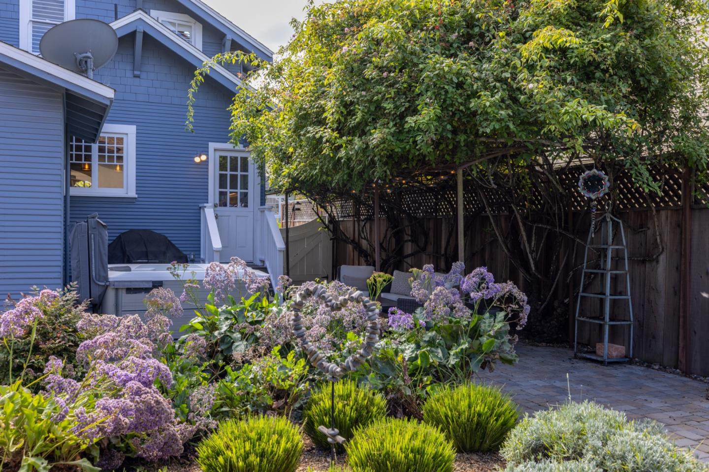 Detail Gallery Image 40 of 52 For 1271 Fourth Street, Monterey,  CA 93940 - 3 Beds | 1/1 Baths