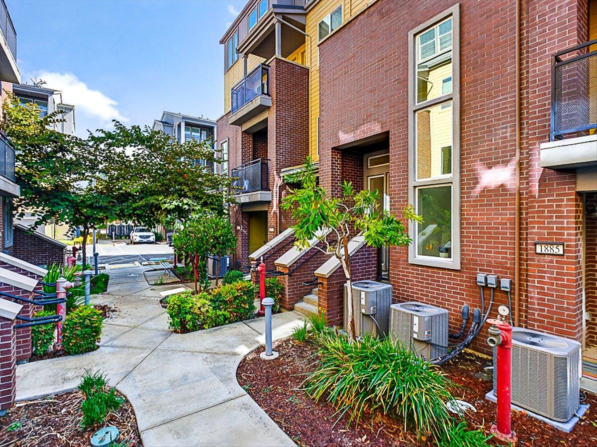 Detail Gallery Image 2 of 41 For 1889 Sable Pl, San Jose,  CA 95133 - 3 Beds | 3 Baths