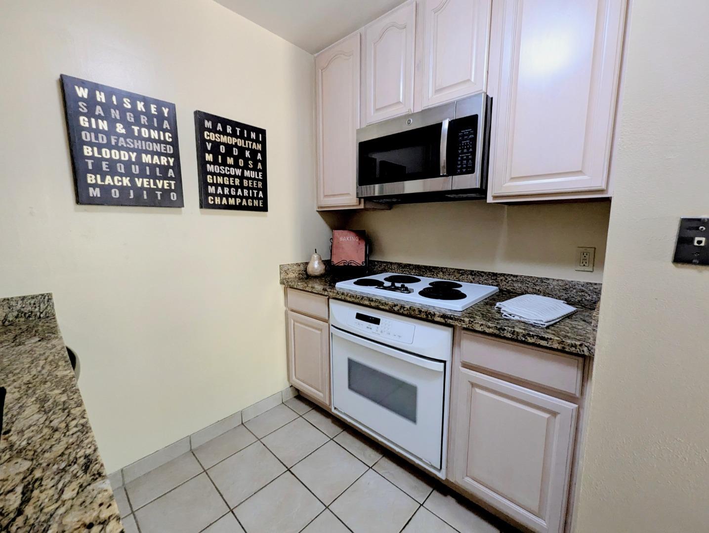 Detail Gallery Image 7 of 23 For 960 Kiely Blvd #F,  Santa Clara,  CA 95051 - 2 Beds | 1/1 Baths