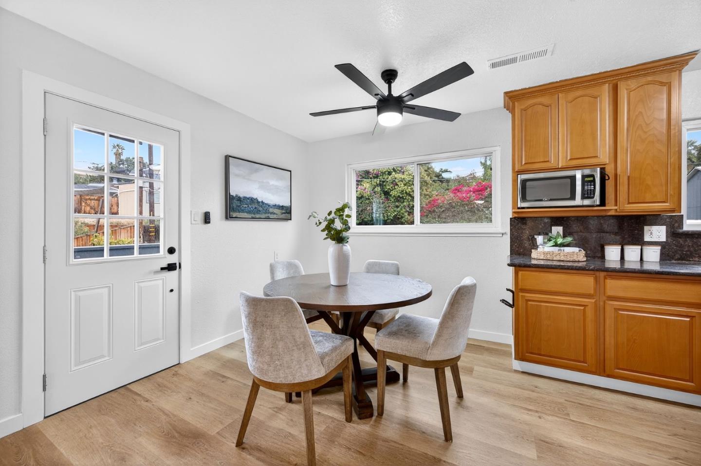 Detail Gallery Image 9 of 42 For 3549 Columbine Dr, San Jose,  CA 95127 - 3 Beds | 2 Baths