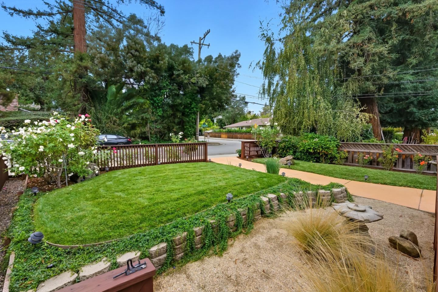 Detail Gallery Image 2 of 39 For 471 Santa Clara Ave, Redwood City,  CA 94061 - 4 Beds | 2 Baths