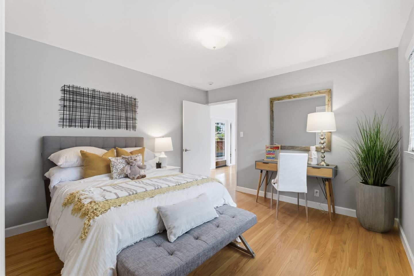 Detail Gallery Image 20 of 39 For 471 Santa Clara Ave, Redwood City,  CA 94061 - 4 Beds | 2 Baths