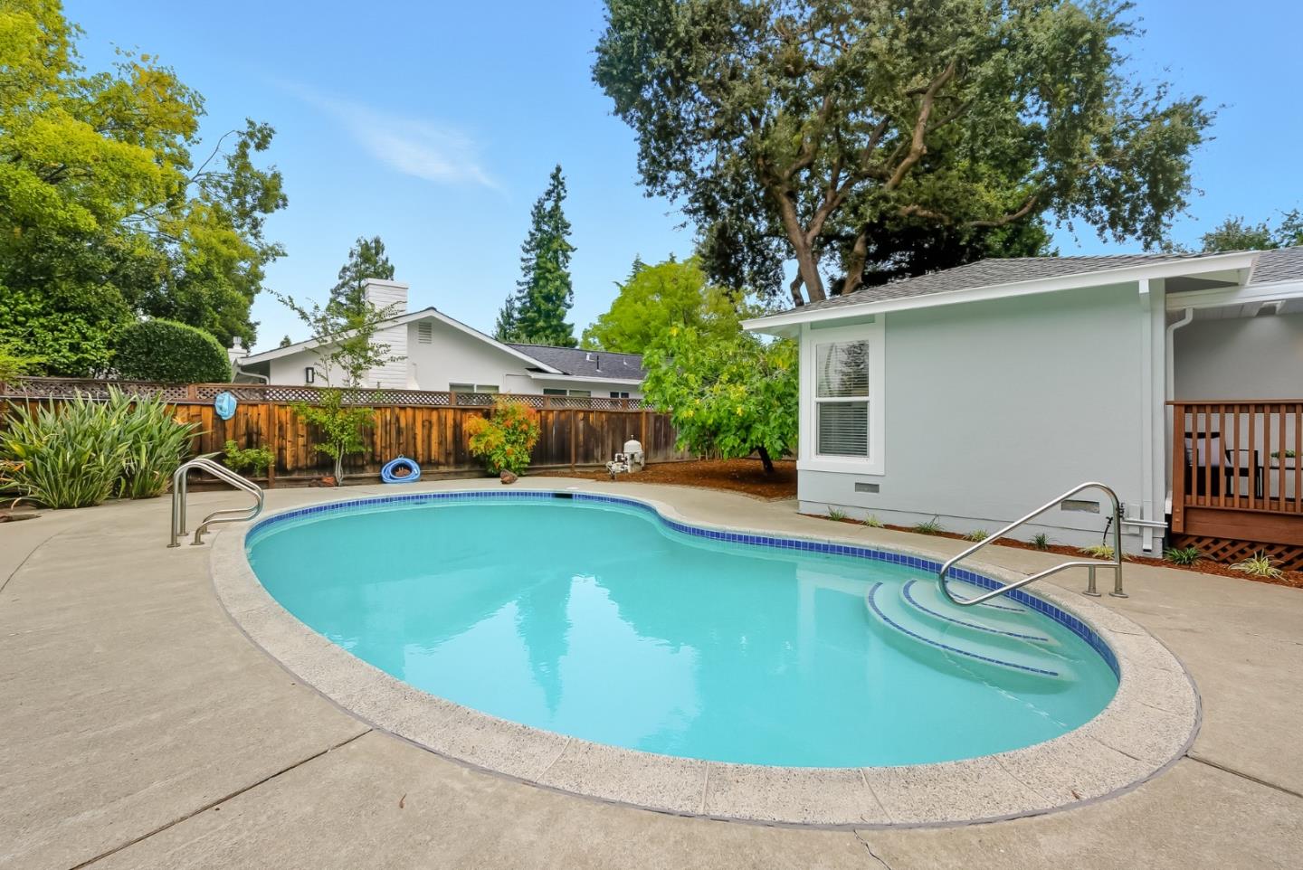 Detail Gallery Image 28 of 39 For 471 Santa Clara Ave, Redwood City,  CA 94061 - 4 Beds | 2 Baths