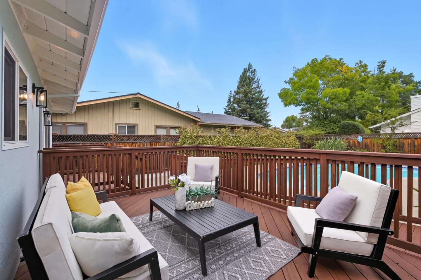 Detail Gallery Image 3 of 39 For 471 Santa Clara Ave, Redwood City,  CA 94061 - 4 Beds | 2 Baths