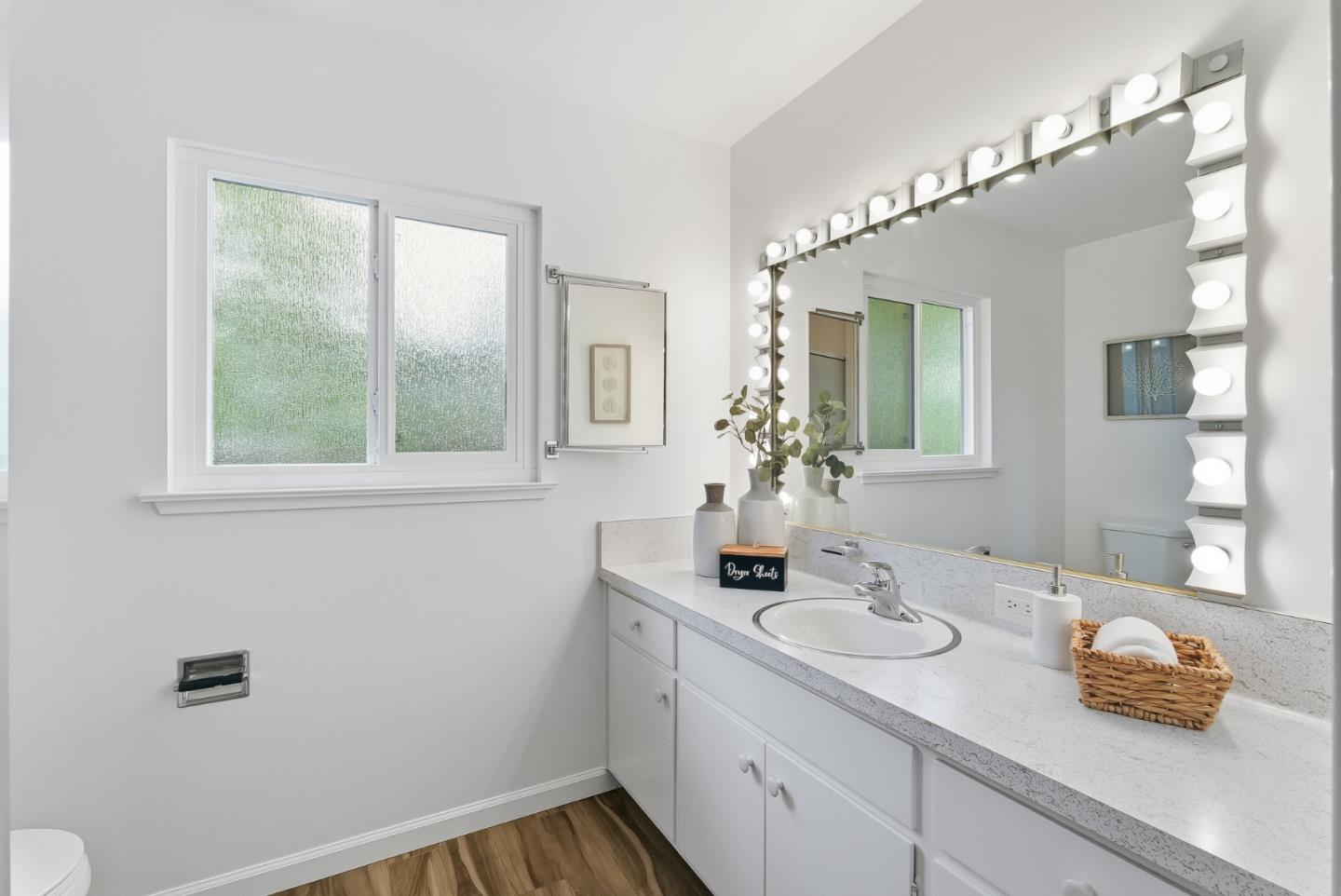 Detail Gallery Image 36 of 39 For 471 Santa Clara Ave, Redwood City,  CA 94061 - 4 Beds | 2 Baths