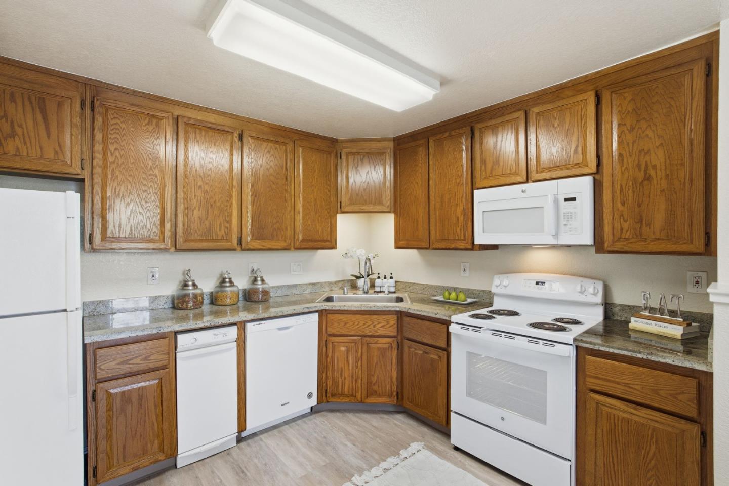 Detail Gallery Image 8 of 57 For 815 Sea Spray Ln #112,  Foster City,  CA 94404 - 2 Beds | 2 Baths