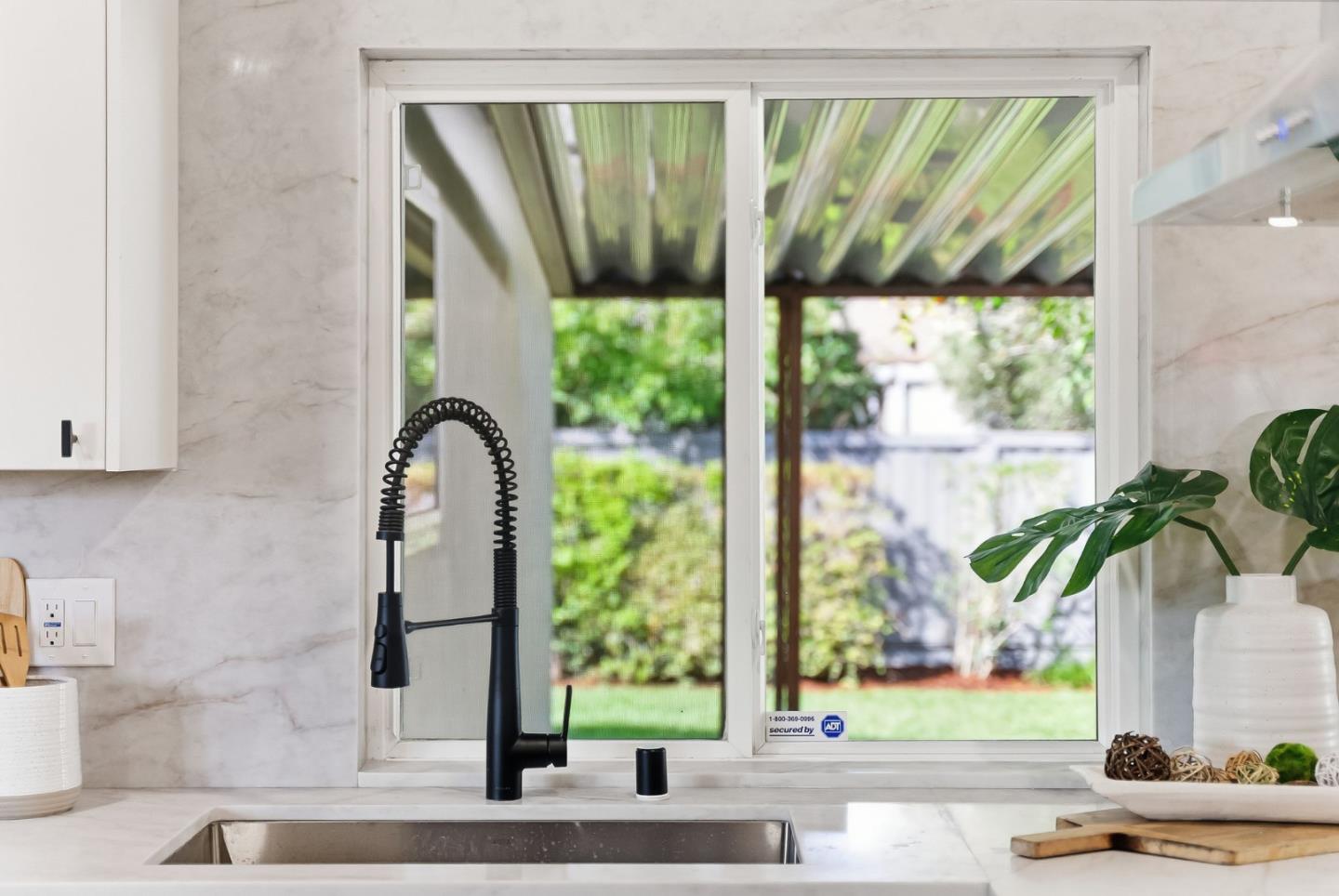 Detail Gallery Image 10 of 38 For 5967 Shawcroft Dr, San Jose,  CA 95123 - 3 Beds | 2 Baths