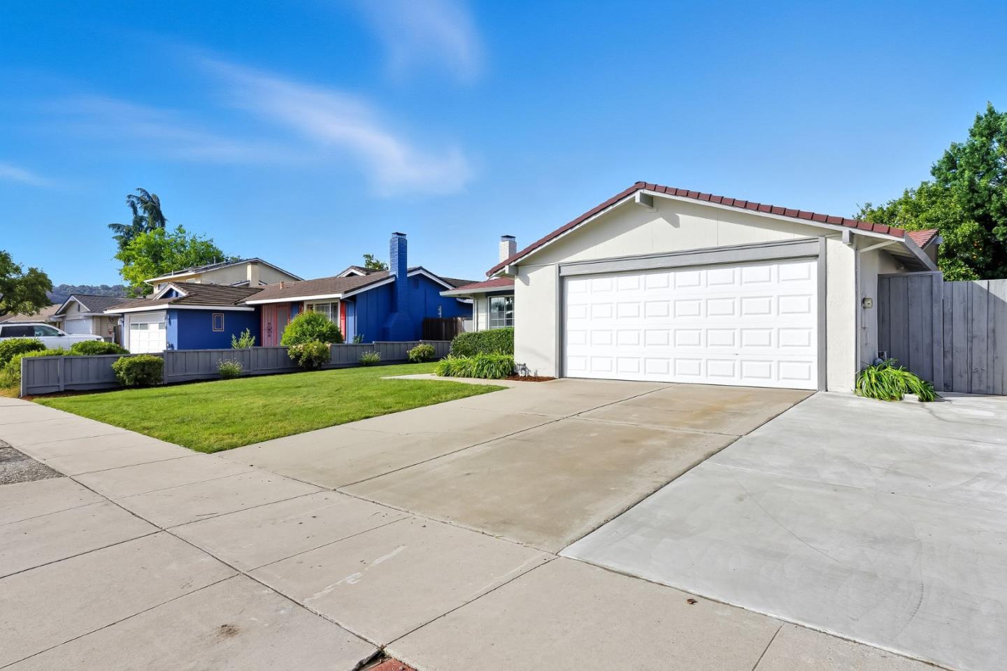 Detail Gallery Image 3 of 38 For 5967 Shawcroft Dr, San Jose,  CA 95123 - 3 Beds | 2 Baths