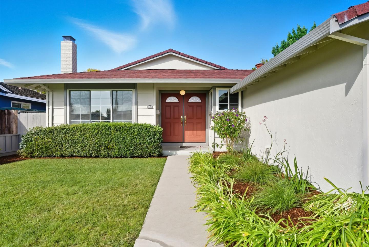 Detail Gallery Image 4 of 38 For 5967 Shawcroft Dr, San Jose,  CA 95123 - 3 Beds | 2 Baths