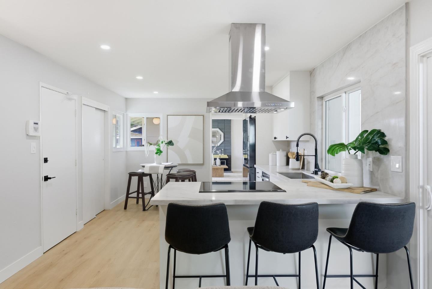 Detail Gallery Image 7 of 38 For 5967 Shawcroft Dr, San Jose,  CA 95123 - 3 Beds | 2 Baths