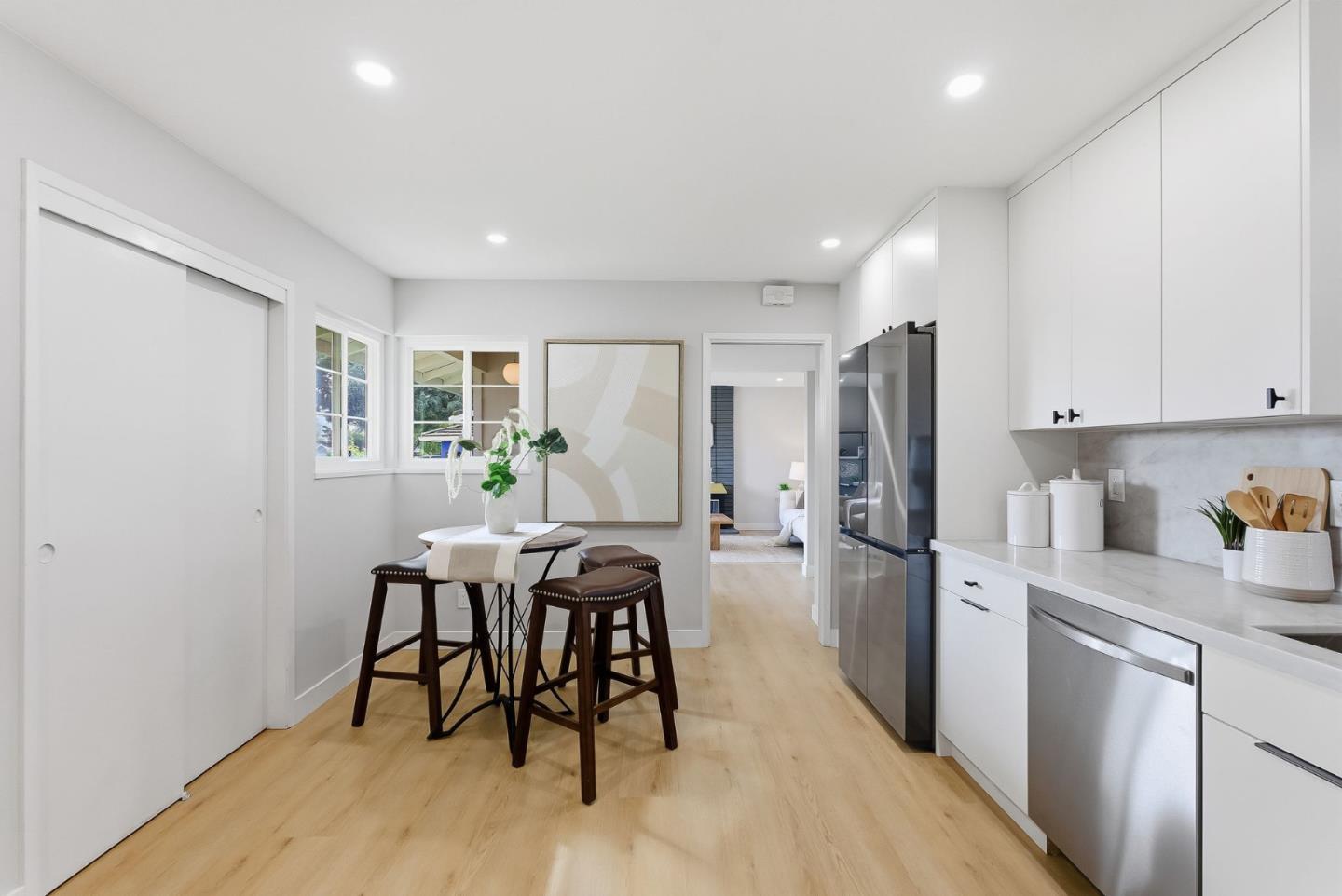 Detail Gallery Image 8 of 38 For 5967 Shawcroft Dr, San Jose,  CA 95123 - 3 Beds | 2 Baths