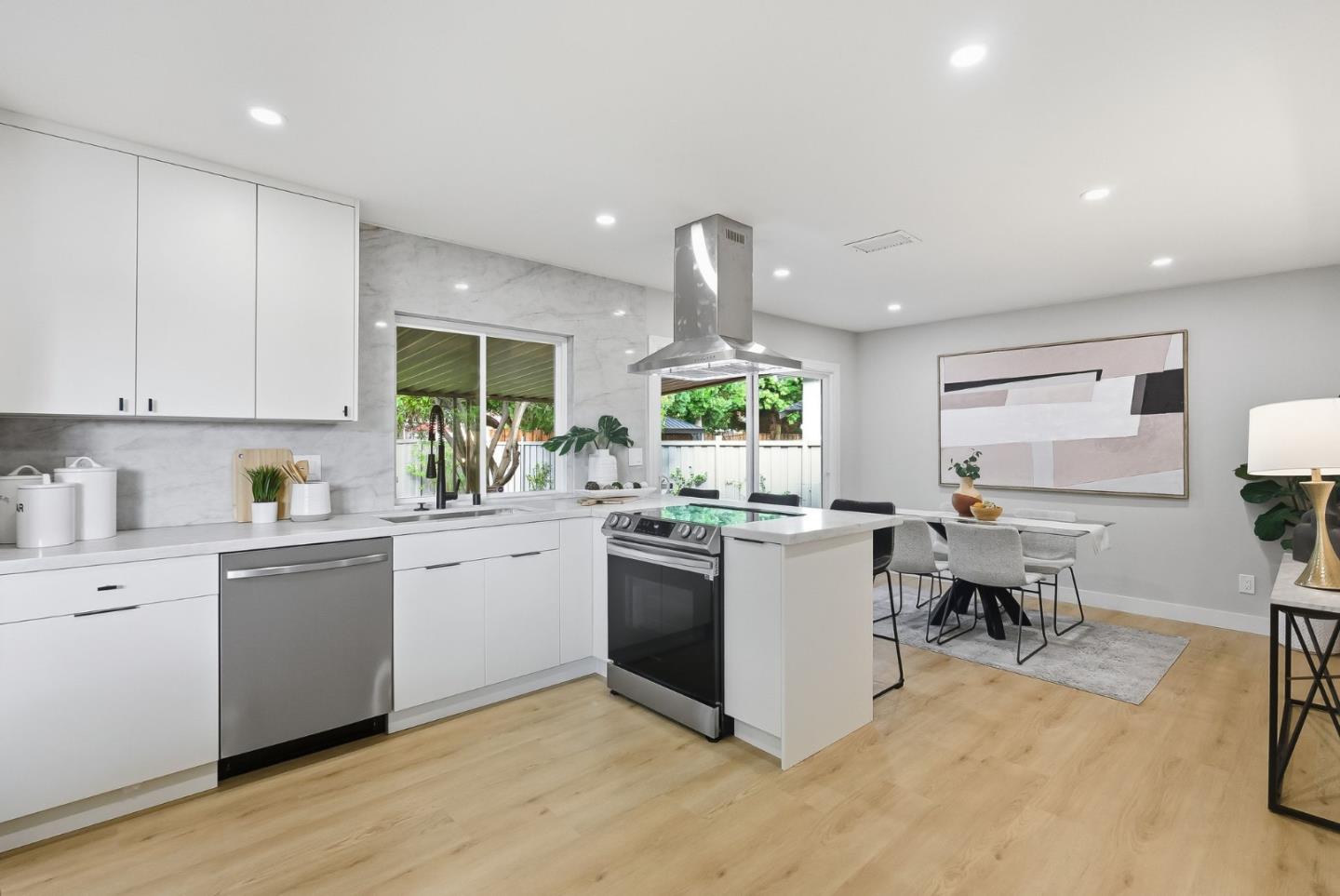 Detail Gallery Image 9 of 38 For 5967 Shawcroft Dr, San Jose,  CA 95123 - 3 Beds | 2 Baths