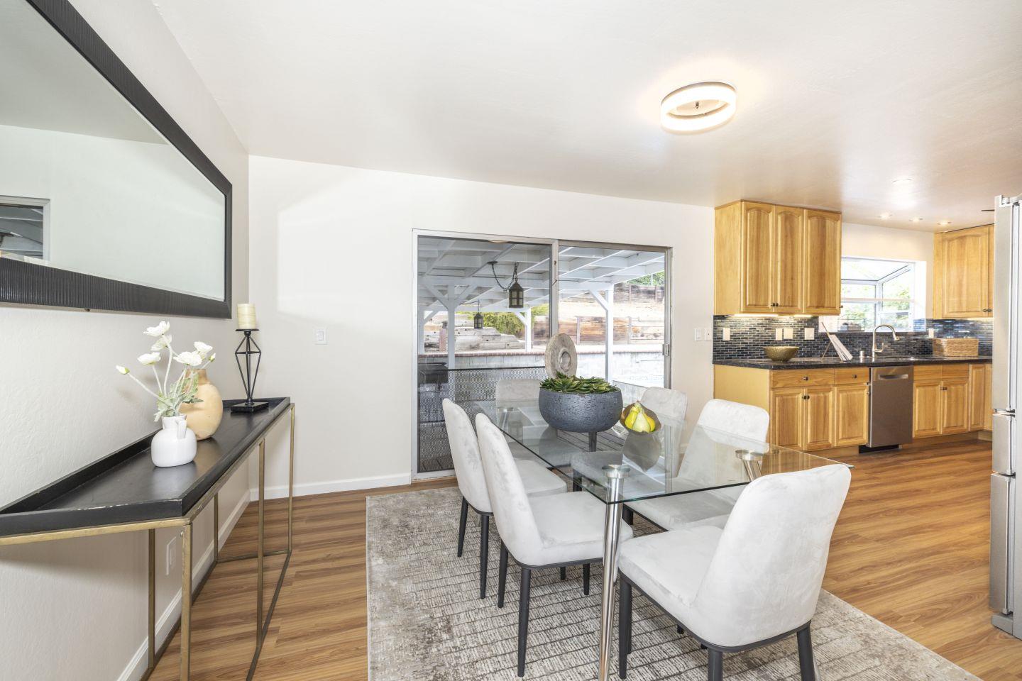 Detail Gallery Image 10 of 37 For 3622 Farm Hill Blvd, Redwood City,  CA 94061 - 3 Beds | 2/1 Baths