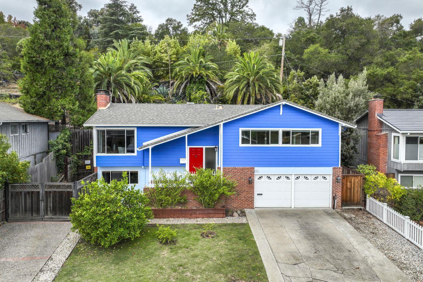 Detail Gallery Image 2 of 37 For 3622 Farm Hill Blvd, Redwood City,  CA 94061 - 3 Beds | 2/1 Baths