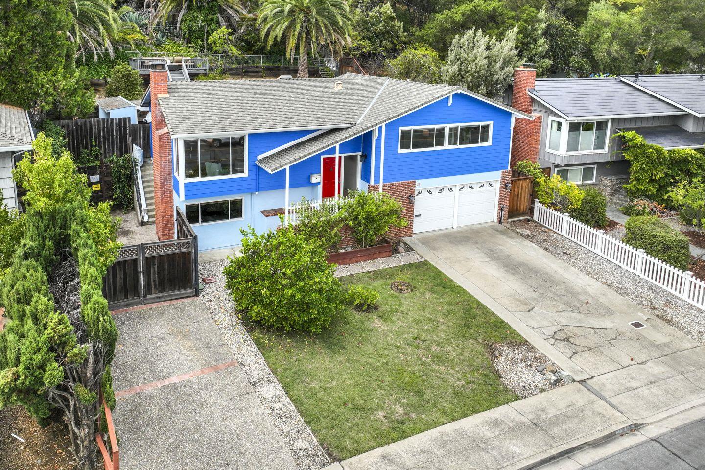 Detail Gallery Image 4 of 37 For 3622 Farm Hill Blvd, Redwood City,  CA 94061 - 3 Beds | 2/1 Baths