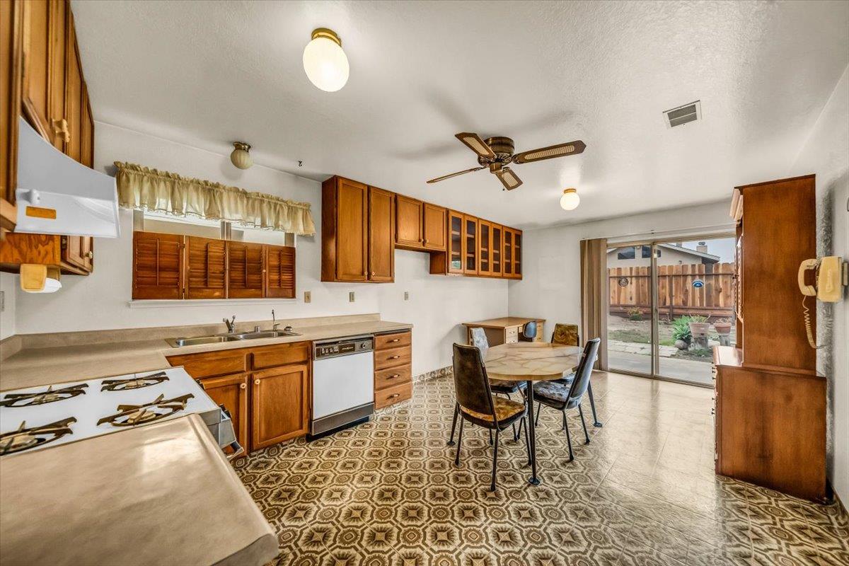 Detail Gallery Image 13 of 39 For 510 Fairview Dr, Gonzales,  CA 93926 - 3 Beds | 2 Baths