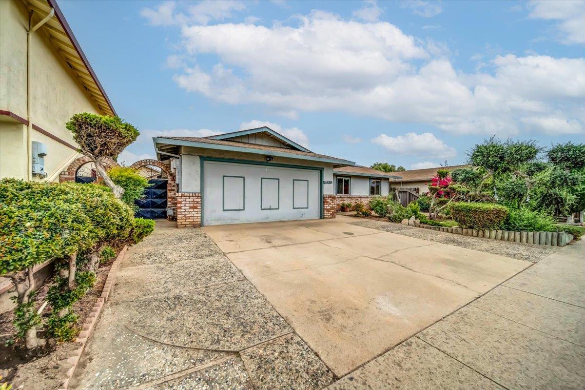 Detail Gallery Image 2 of 39 For 510 Fairview Dr, Gonzales,  CA 93926 - 3 Beds | 2 Baths