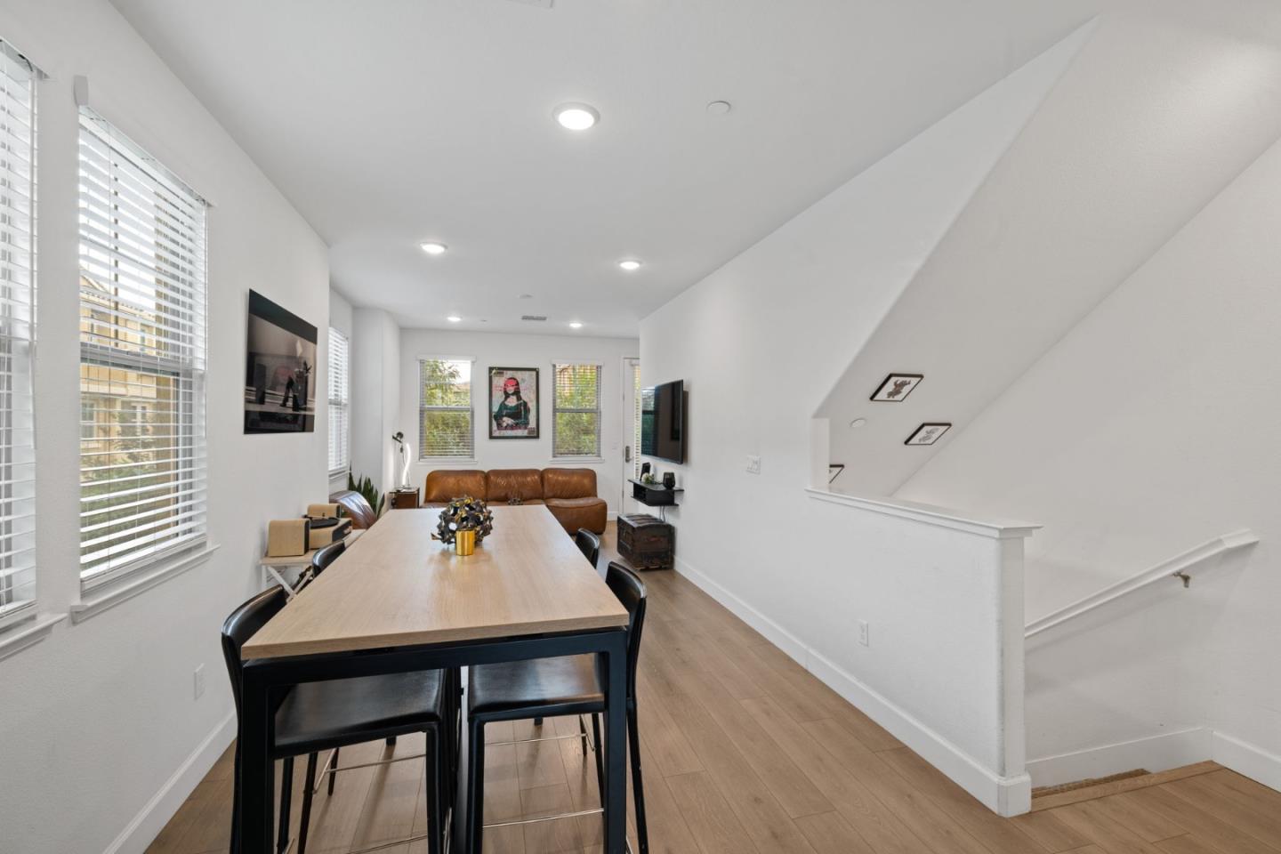 Detail Gallery Image 13 of 51 For 601 Cinnamon Cir, Mountain View,  CA 94043 - 2 Beds | 2/1 Baths