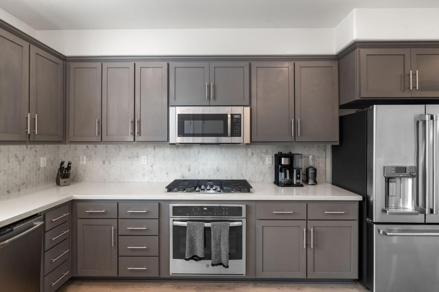 Detail Gallery Image 17 of 51 For 601 Cinnamon Cir, Mountain View,  CA 94043 - 2 Beds | 2/1 Baths