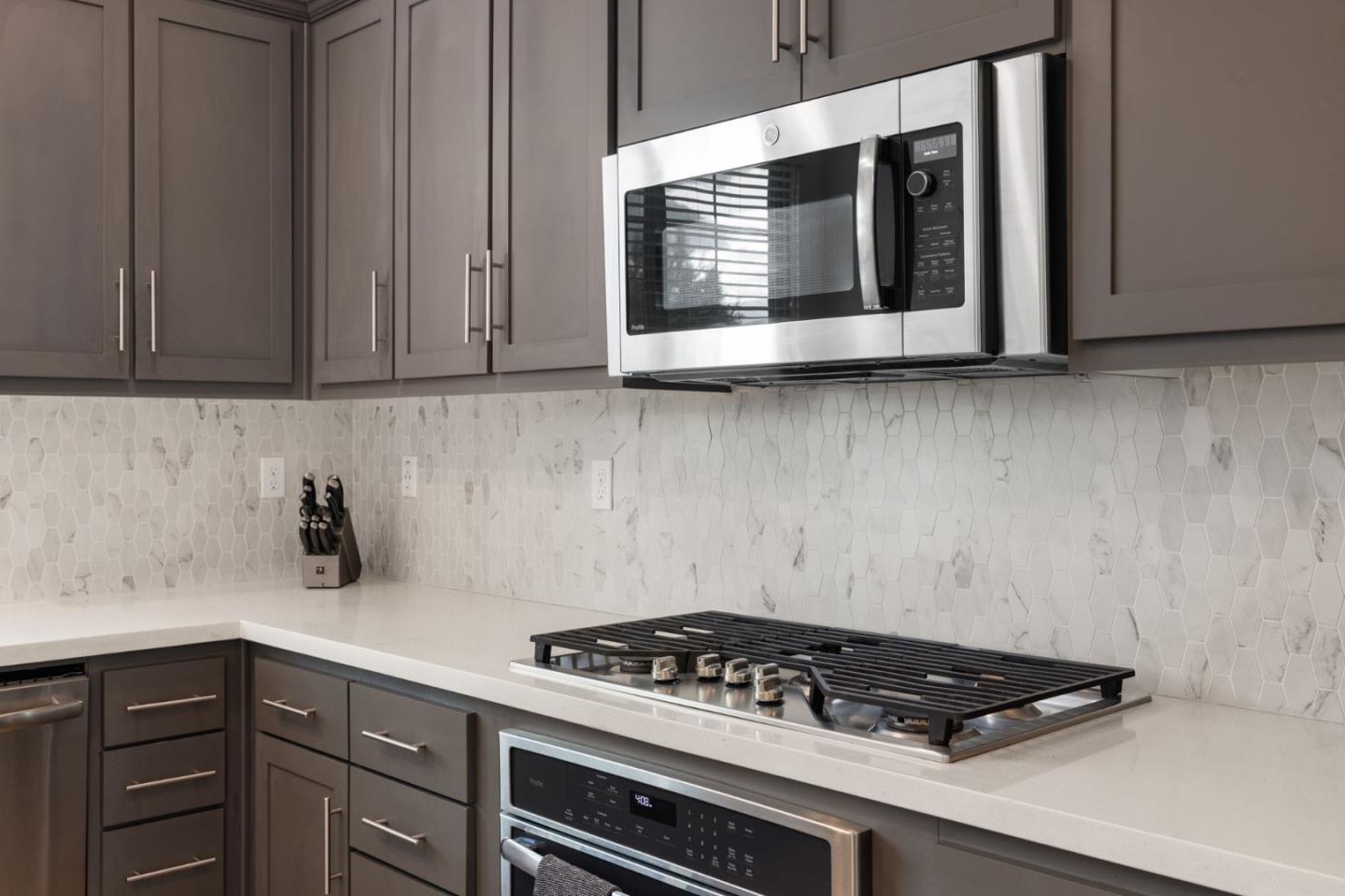 Detail Gallery Image 20 of 51 For 601 Cinnamon Cir, Mountain View,  CA 94043 - 2 Beds | 2/1 Baths