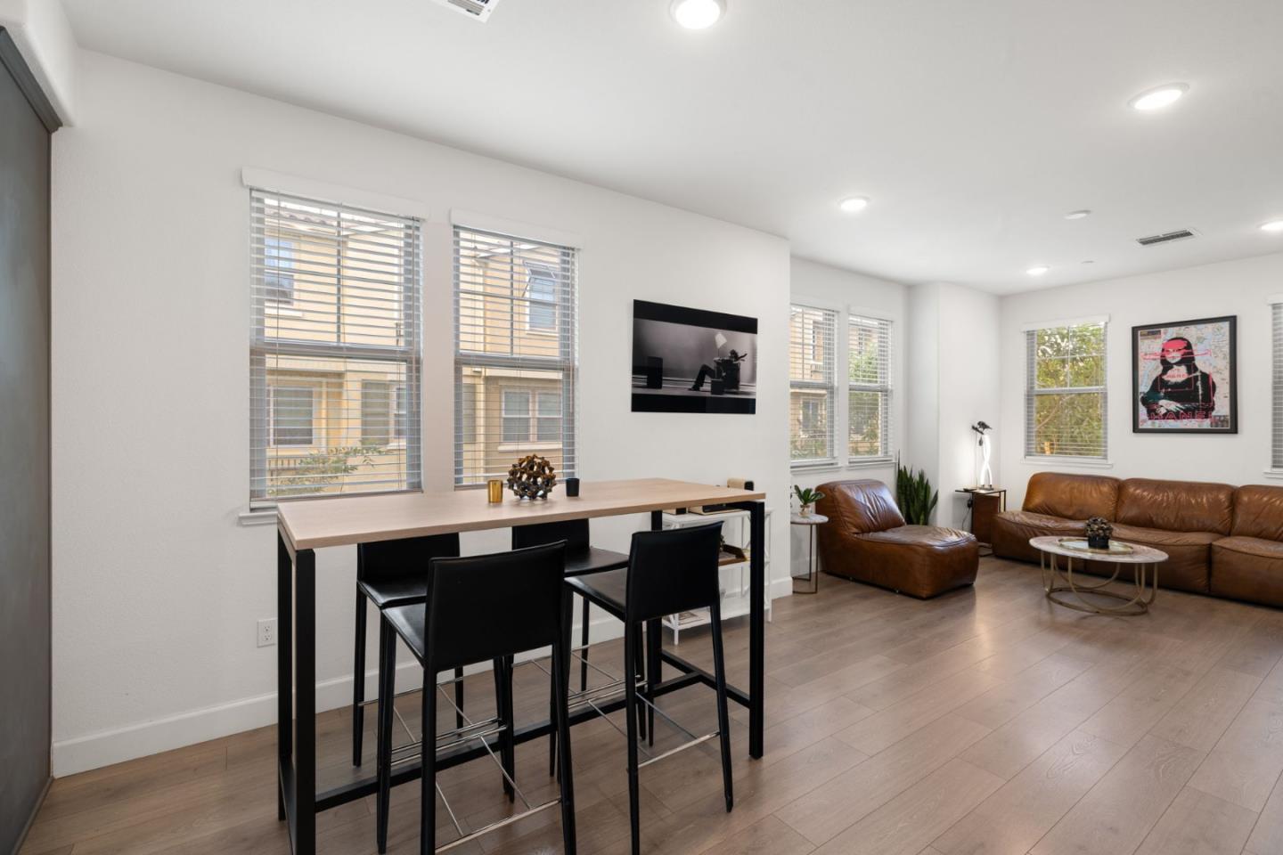 Detail Gallery Image 21 of 51 For 601 Cinnamon Cir, Mountain View,  CA 94043 - 2 Beds | 2/1 Baths