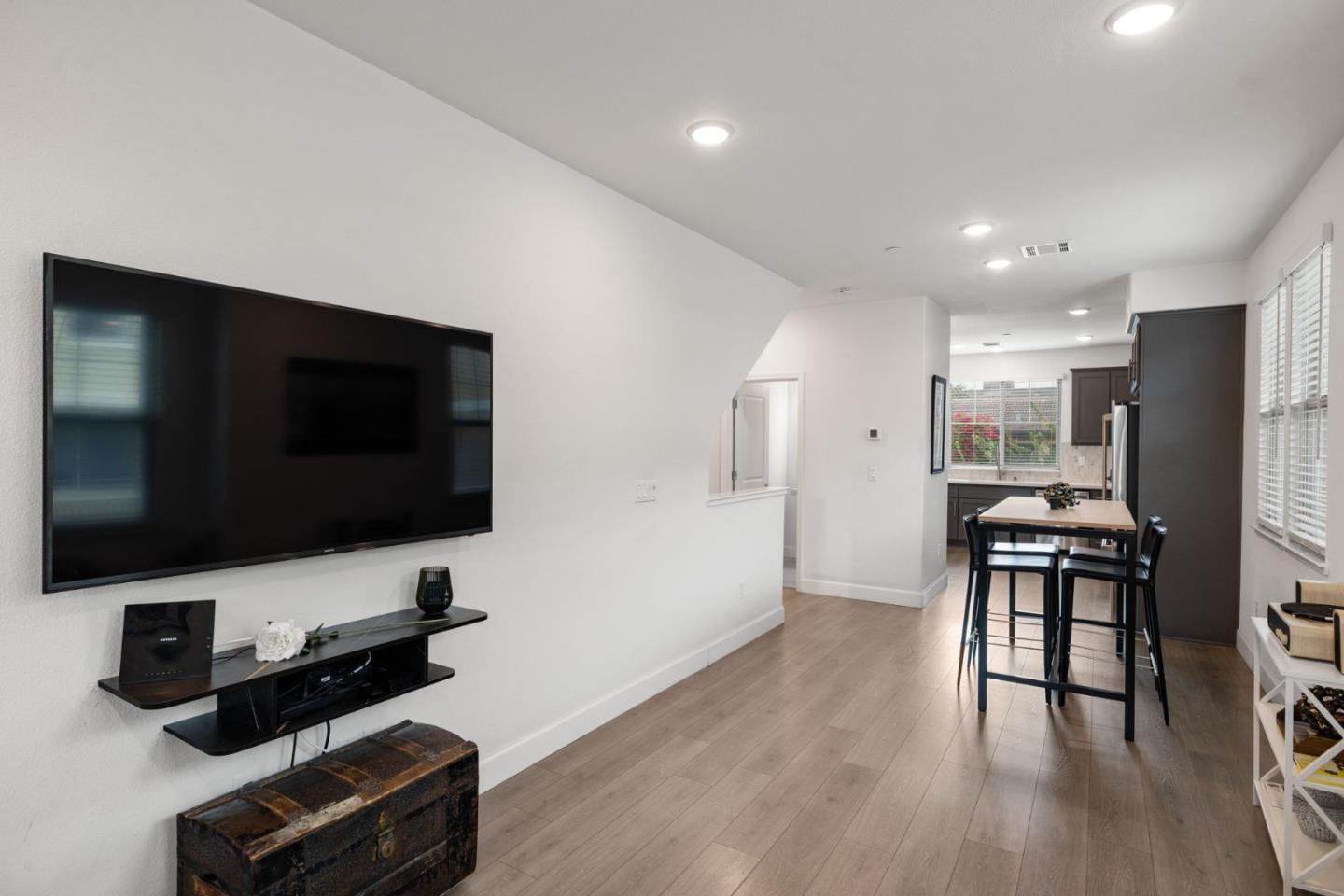 Detail Gallery Image 26 of 51 For 601 Cinnamon Cir, Mountain View,  CA 94043 - 2 Beds | 2/1 Baths