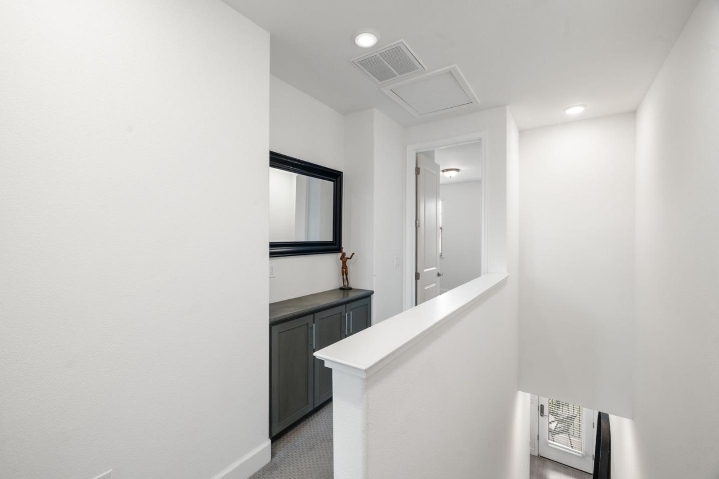 Detail Gallery Image 33 of 51 For 601 Cinnamon Cir, Mountain View,  CA 94043 - 2 Beds | 2/1 Baths