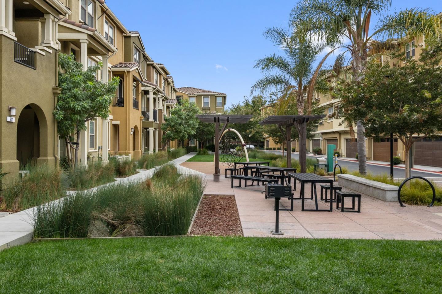 Detail Gallery Image 46 of 51 For 601 Cinnamon Cir, Mountain View,  CA 94043 - 2 Beds | 2/1 Baths