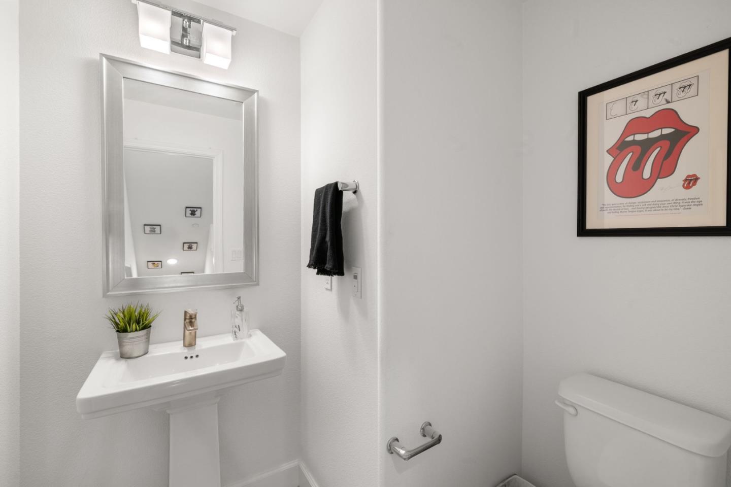 Detail Gallery Image 9 of 51 For 601 Cinnamon Cir, Mountain View,  CA 94043 - 2 Beds | 2/1 Baths
