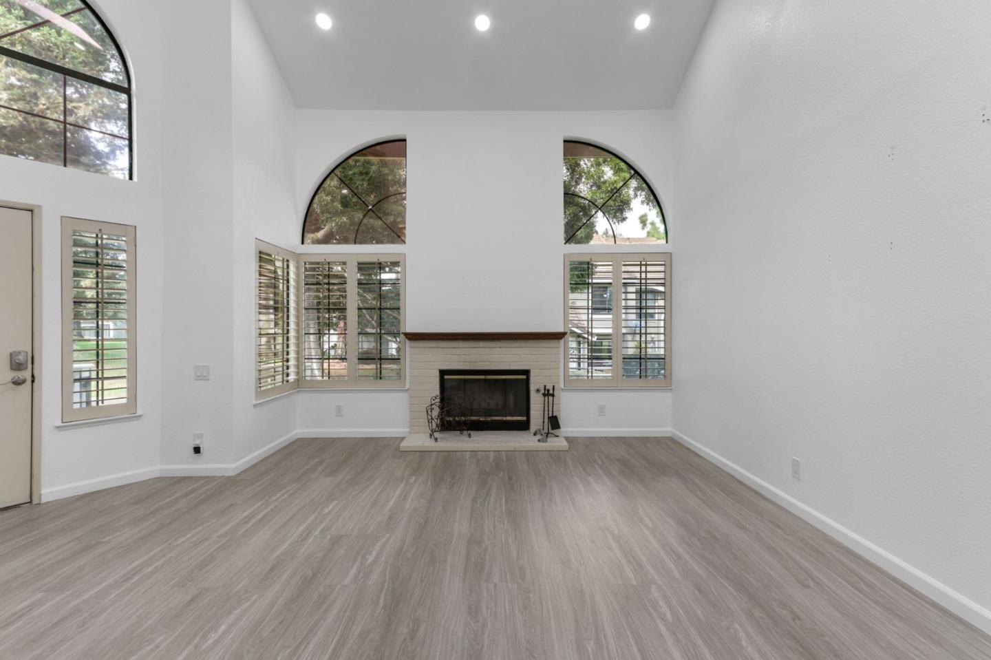 Detail Gallery Image 11 of 32 For 2625 Yerba Vista Ct, San Jose,  CA 95121 - 2 Beds | 2 Baths