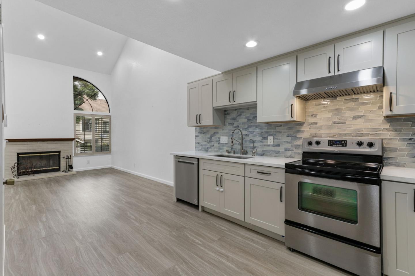 Detail Gallery Image 14 of 32 For 2625 Yerba Vista Ct, San Jose,  CA 95121 - 2 Beds | 2 Baths