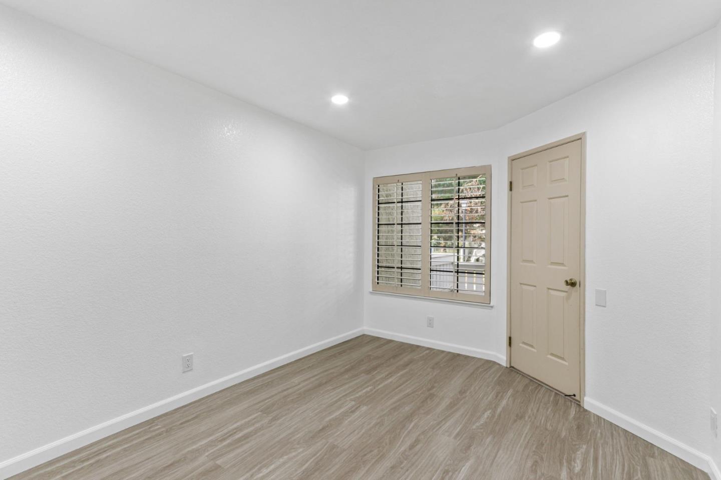 Detail Gallery Image 17 of 32 For 2625 Yerba Vista Ct, San Jose,  CA 95121 - 2 Beds | 2 Baths