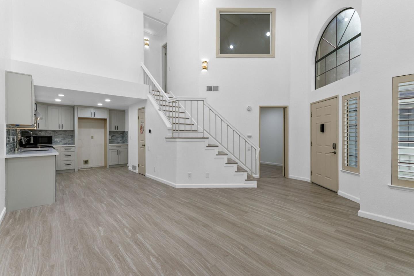 Detail Gallery Image 5 of 32 For 2625 Yerba Vista Ct, San Jose,  CA 95121 - 2 Beds | 2 Baths