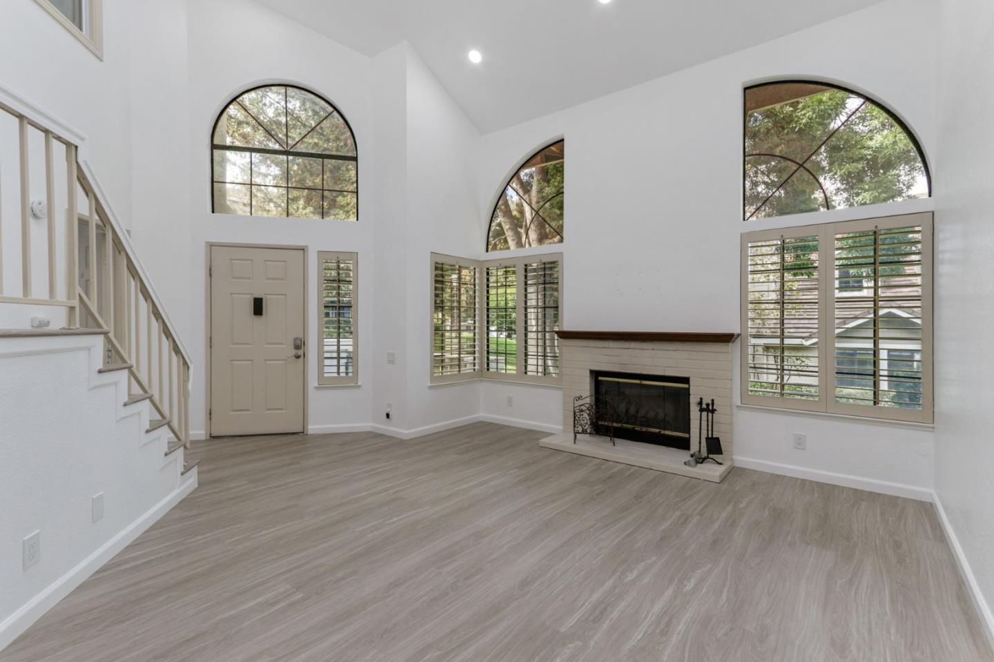 Detail Gallery Image 9 of 32 For 2625 Yerba Vista Ct, San Jose,  CA 95121 - 2 Beds | 2 Baths