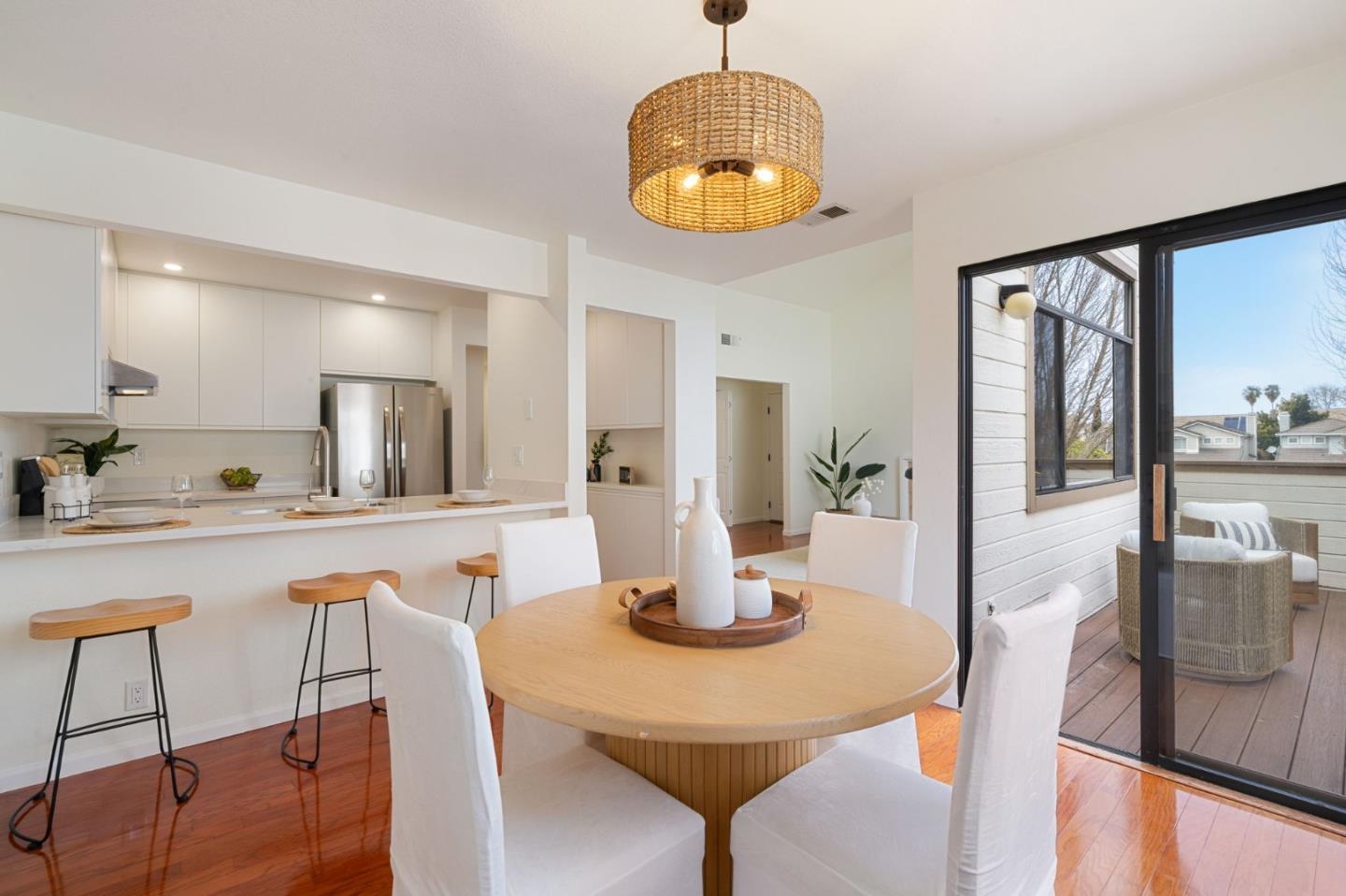 Detail Gallery Image 12 of 35 For 1399 Meadow Ridge Cir, San Jose,  CA 95131 - 3 Beds | 2 Baths