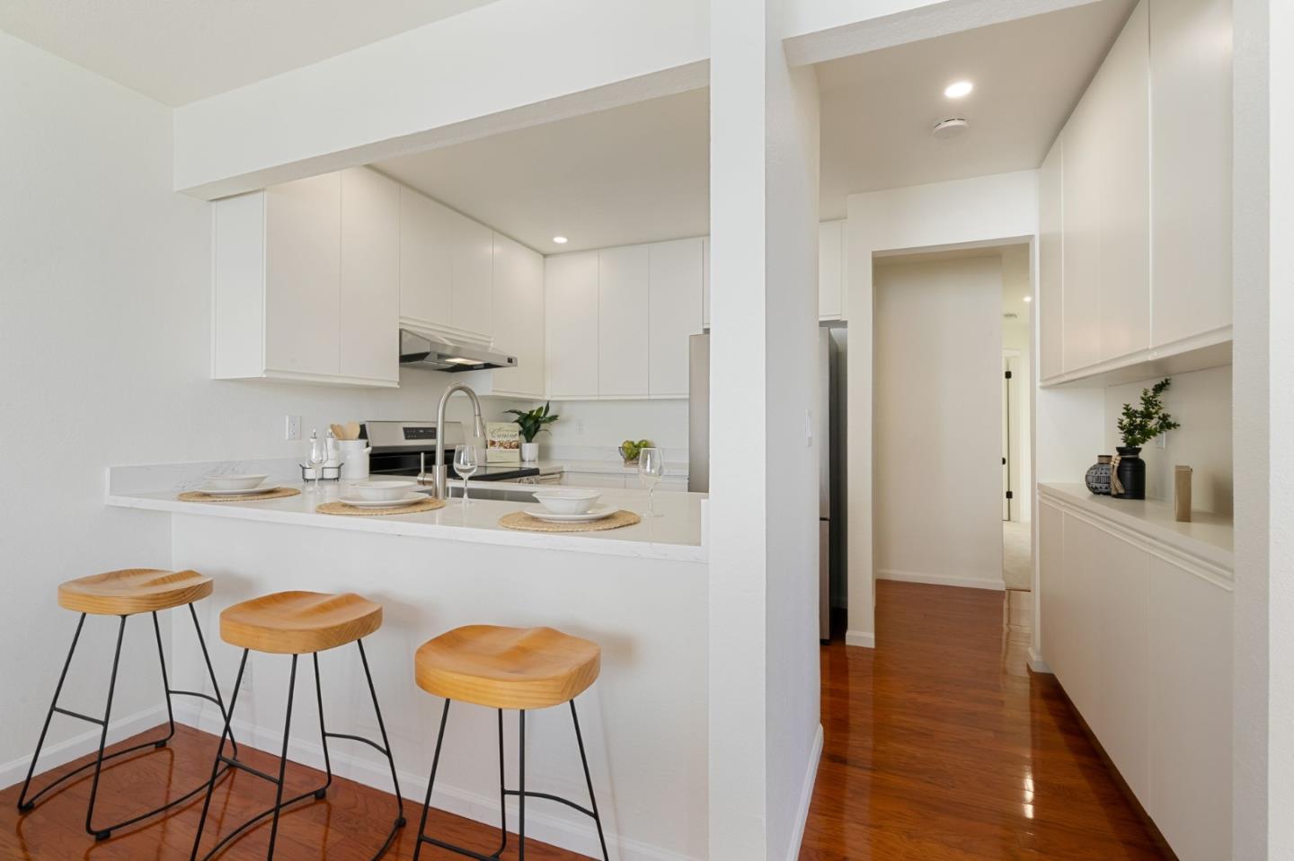 Detail Gallery Image 16 of 35 For 1399 Meadow Ridge Cir, San Jose,  CA 95131 - 3 Beds | 2 Baths