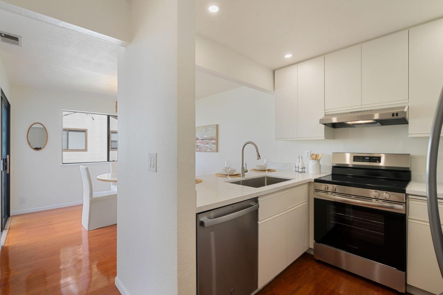 Detail Gallery Image 19 of 35 For 1399 Meadow Ridge Cir, San Jose,  CA 95131 - 3 Beds | 2 Baths