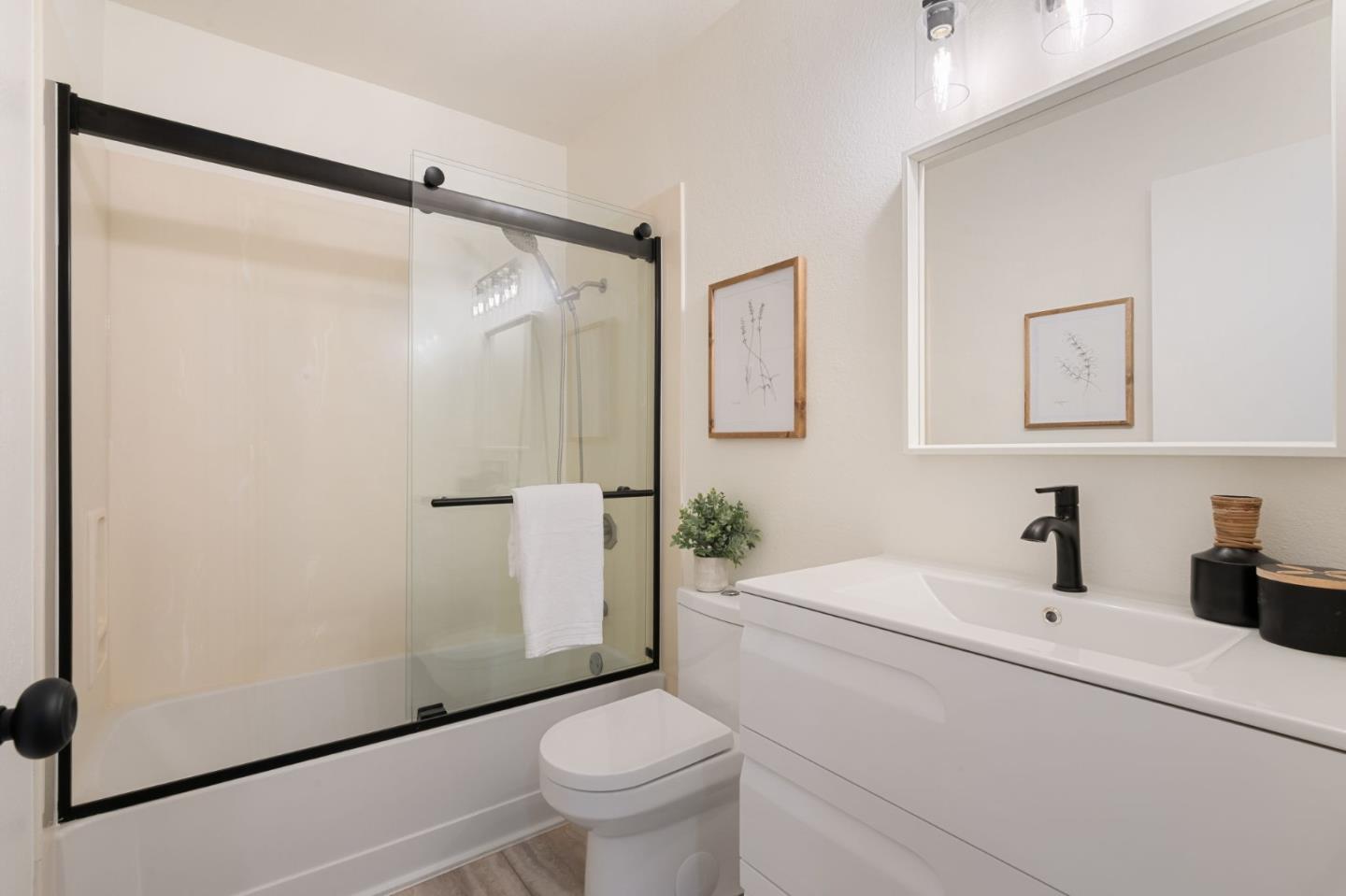 Detail Gallery Image 22 of 35 For 1399 Meadow Ridge Cir, San Jose,  CA 95131 - 3 Beds | 2 Baths