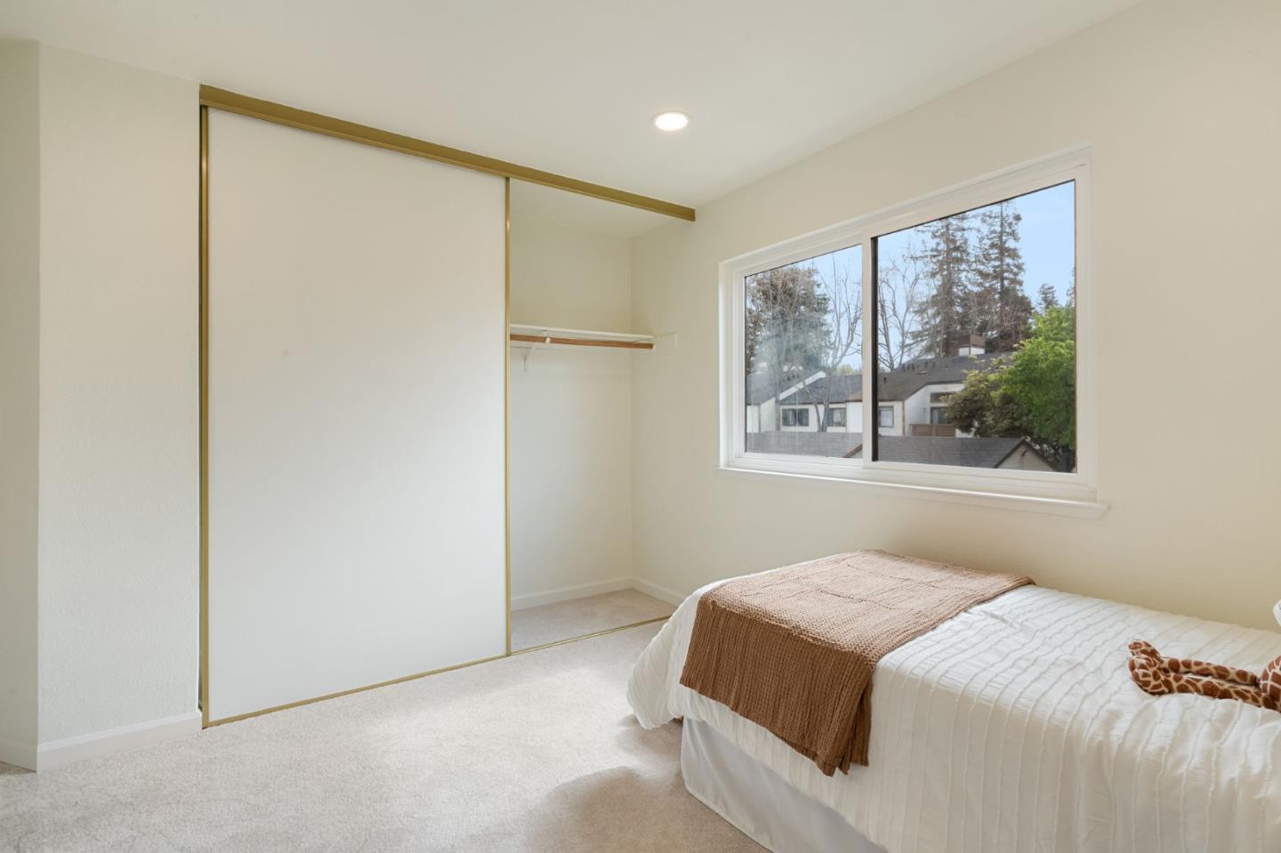 Detail Gallery Image 25 of 35 For 1399 Meadow Ridge Cir, San Jose,  CA 95131 - 3 Beds | 2 Baths