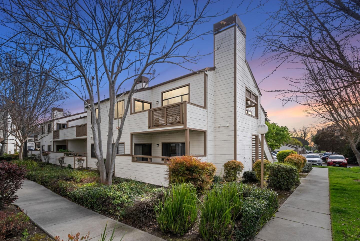 Detail Gallery Image 3 of 35 For 1399 Meadow Ridge Cir, San Jose,  CA 95131 - 3 Beds | 2 Baths