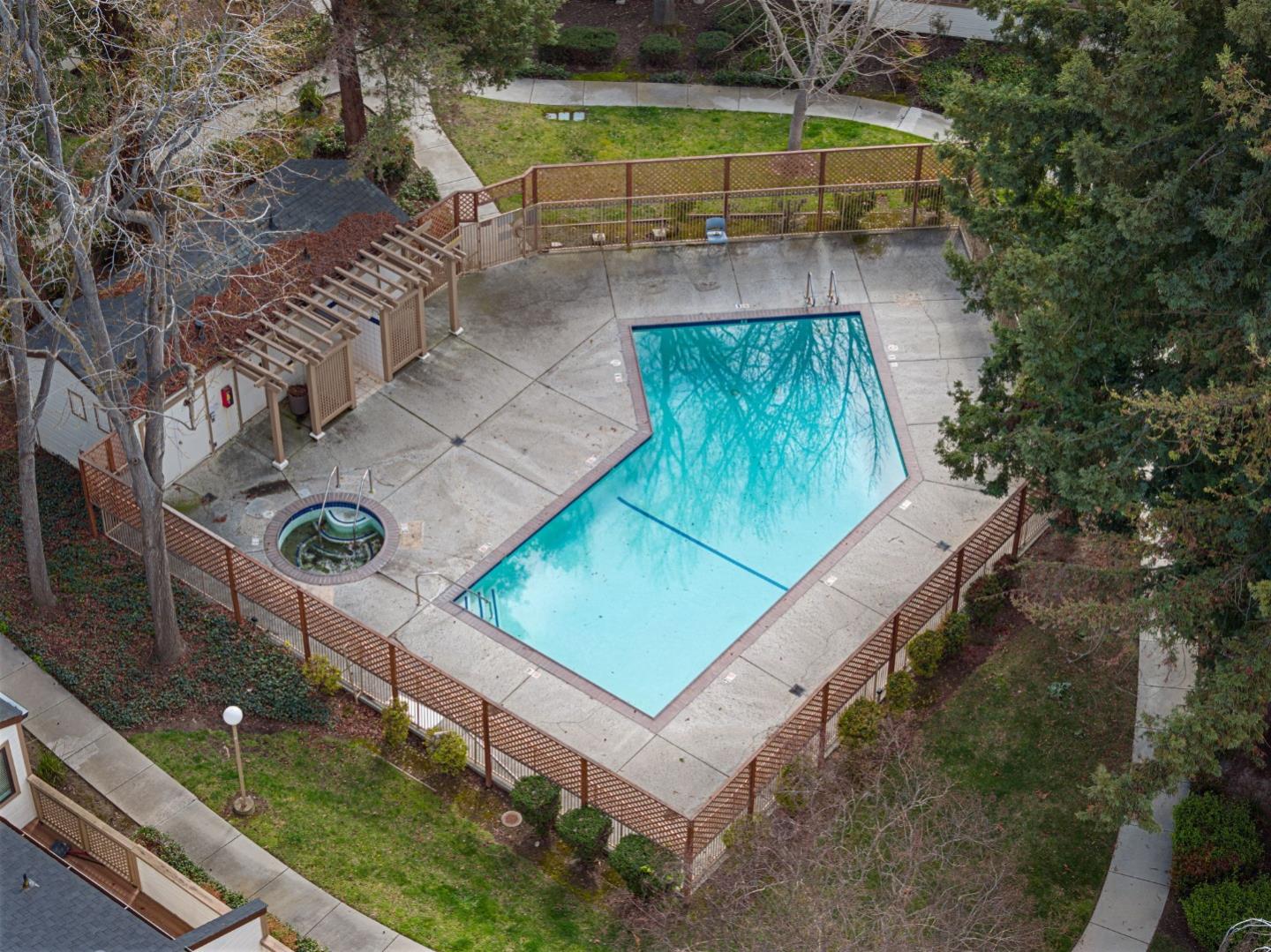 Detail Gallery Image 33 of 35 For 1399 Meadow Ridge Cir, San Jose,  CA 95131 - 3 Beds | 2 Baths