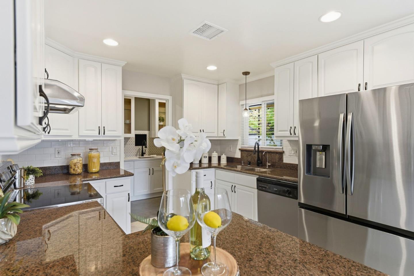 Detail Gallery Image 12 of 44 For 2982 Rosemary Ln, San Jose,  CA 95128 - 3 Beds | 2 Baths