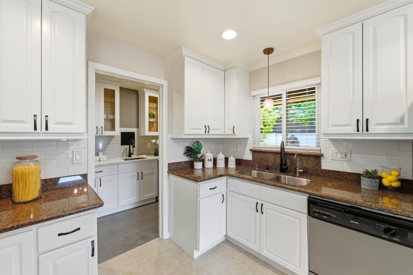 Detail Gallery Image 13 of 44 For 2982 Rosemary Ln, San Jose,  CA 95128 - 3 Beds | 2 Baths