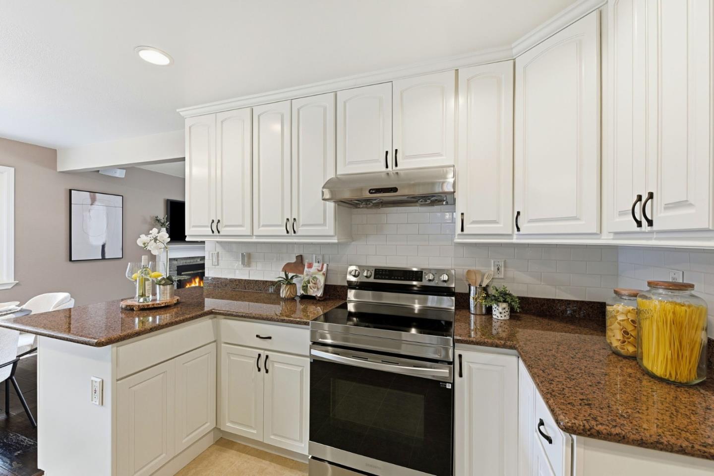 Detail Gallery Image 15 of 44 For 2982 Rosemary Ln, San Jose,  CA 95128 - 3 Beds | 2 Baths