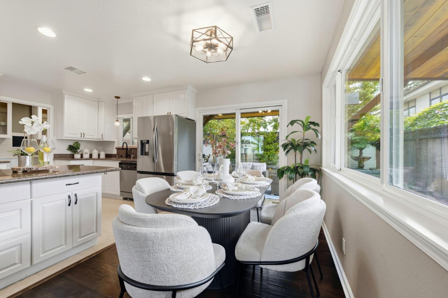 Detail Gallery Image 17 of 44 For 2982 Rosemary Ln, San Jose,  CA 95128 - 3 Beds | 2 Baths