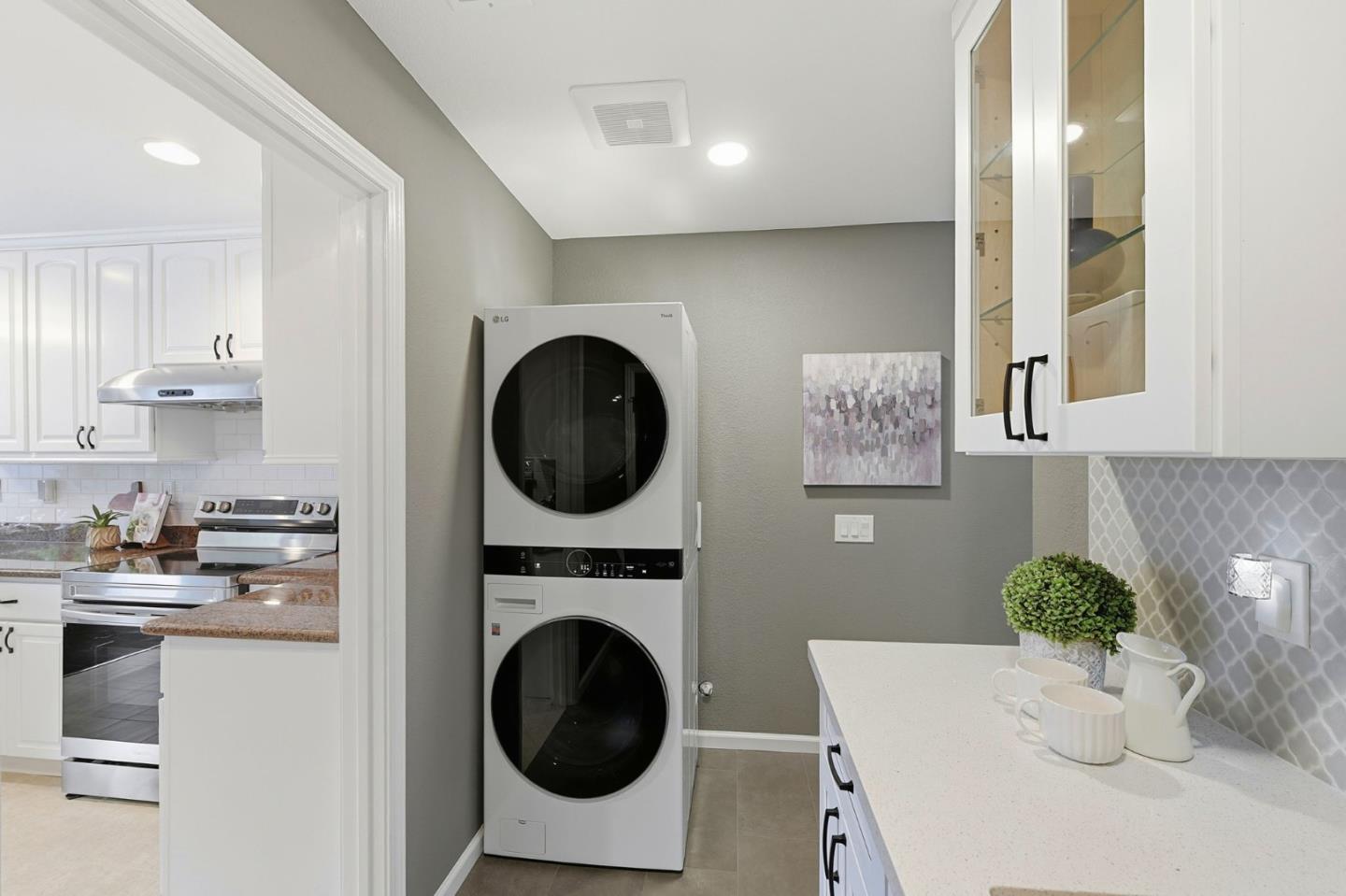 Detail Gallery Image 31 of 44 For 2982 Rosemary Ln, San Jose,  CA 95128 - 3 Beds | 2 Baths