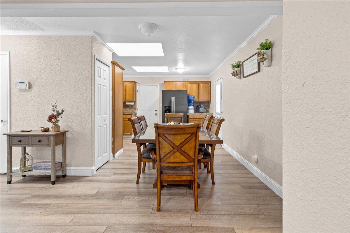 Detail Gallery Image 11 of 39 For 1043 Heather Dr, Salinas,  CA 93906 - 3 Beds | 2 Baths