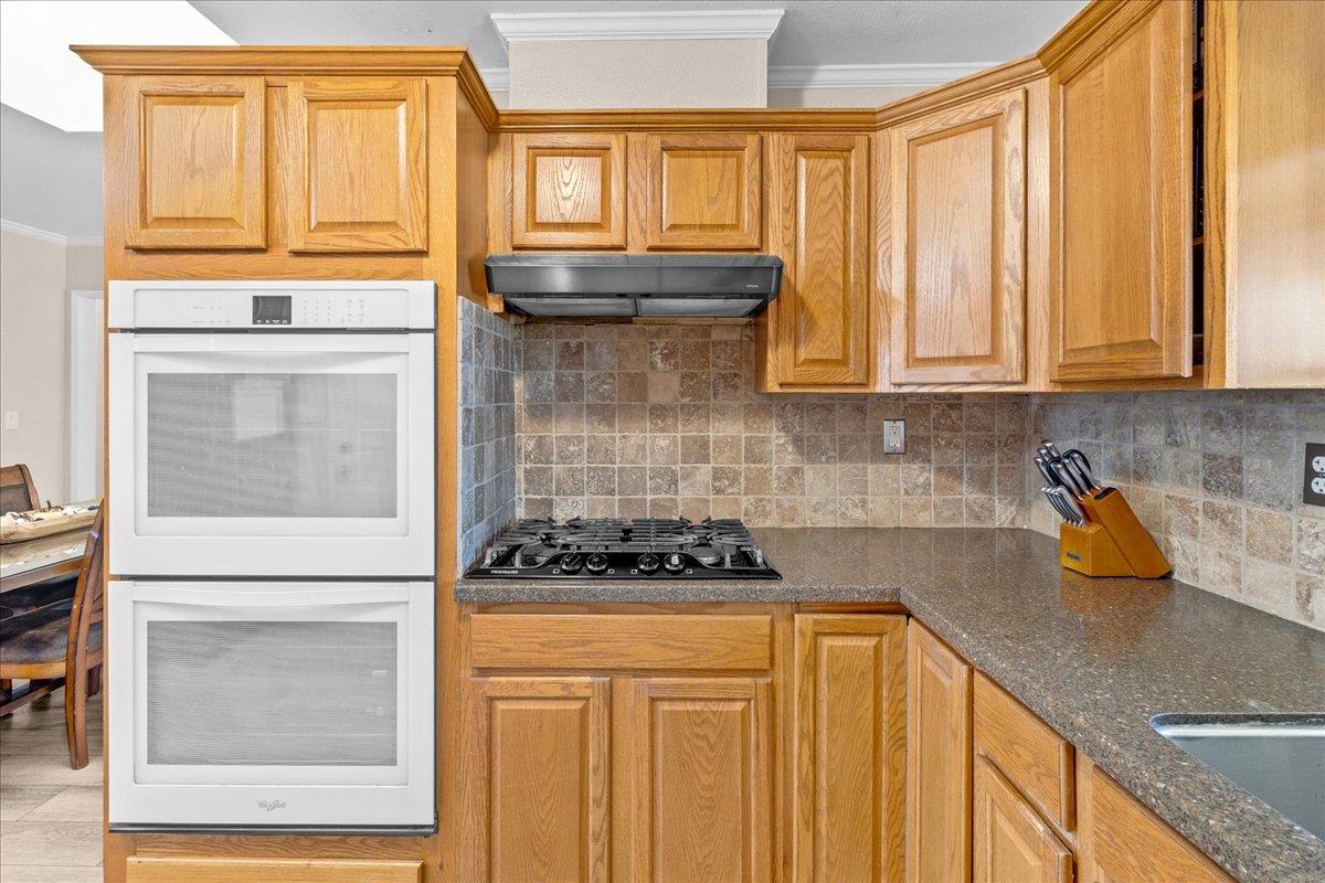 Detail Gallery Image 14 of 39 For 1043 Heather Dr, Salinas,  CA 93906 - 3 Beds | 2 Baths