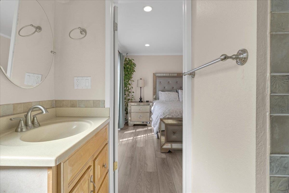 Detail Gallery Image 21 of 39 For 1043 Heather Dr, Salinas,  CA 93906 - 3 Beds | 2 Baths